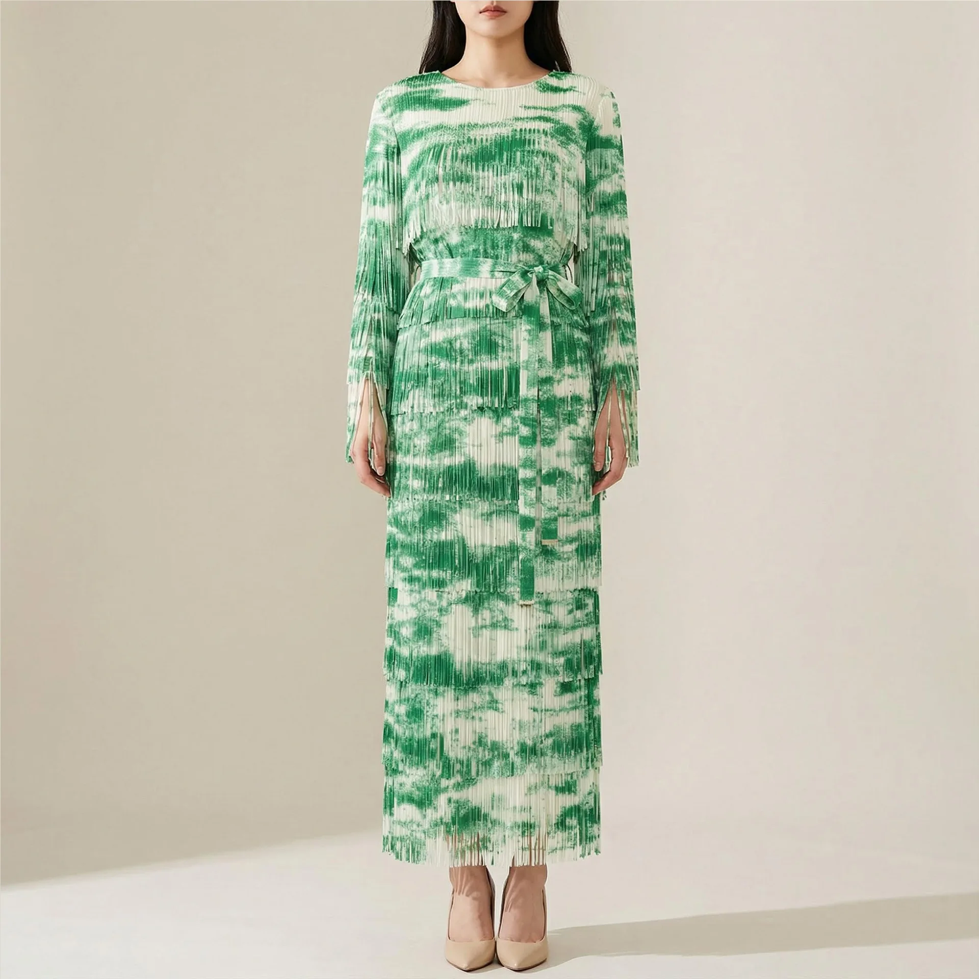 Miyake Plie 2026 Nouveau Printemps Et Automne Femmes Mode Tempérament Impression Dentelle Pompon Longue Robe Élégante Jupe
Miyake Plie 2026 Nouveau Printemps Et Automne Femmes Mode Tempérament Impression Dentelle Pompon Longue Robe Élégante Jupe