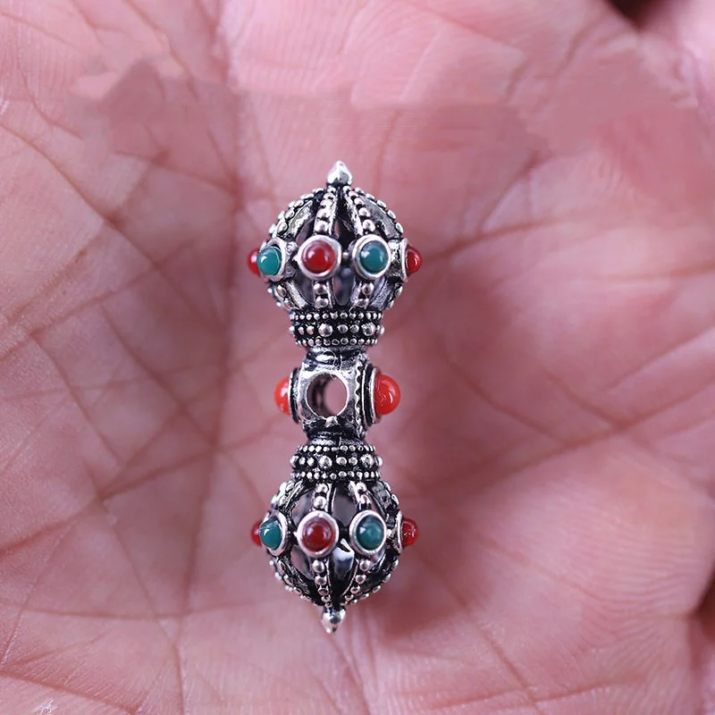 Antique Tibetan silver alloy Vajra pestle Buddha bead ritual implement hanging ornament accessories modern exquisite handicraft
Antique Tibetan silver alloy Vajra pestle Buddha bead ritual implement hanging ornament accessories modern exquisite handicraft