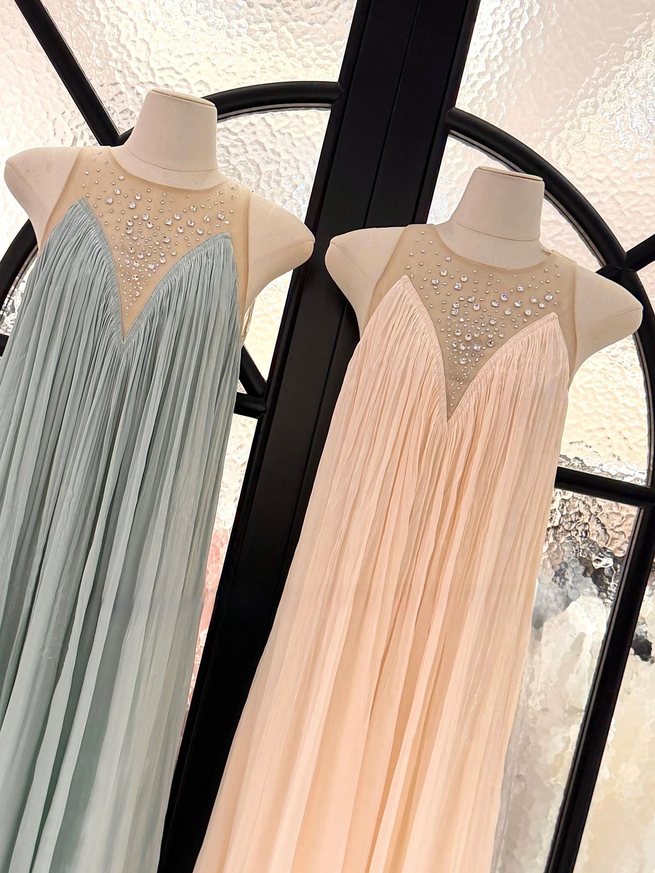 High-End Design Long Skirt Maxi Dress Holiday Resort Style with Sash Tie Waist Bell Bottoms Sequin Mesh Wedding Party Dress
High-End Design Long Skirt Maxi Dress Holiday Resort Style with Sash Tie Waist Bell Bottoms Sequin Mesh Wedding Party Dress