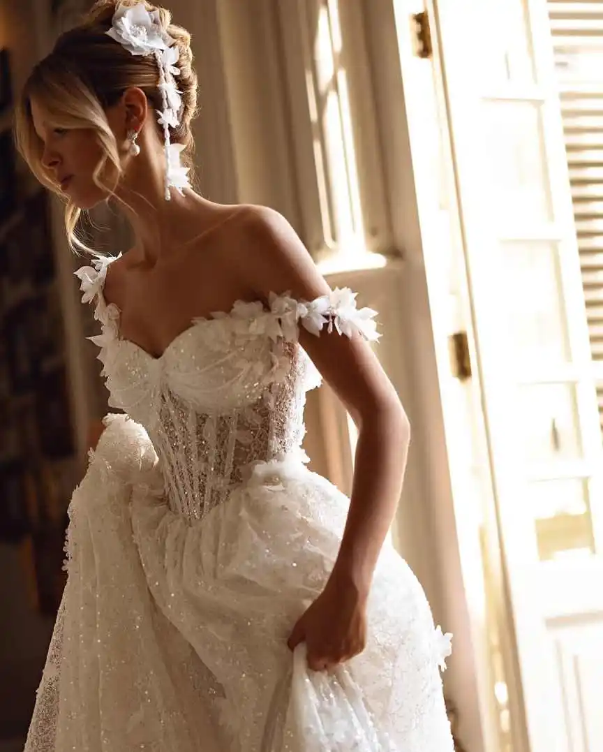 Romantic Sequin Lace Applique A-Line Wedding Dress Spaghetti Strap Sweetheart Corset Back Bridal Gown Vestidos Mujer Customized
Romantic Sequin Lace Applique A-Line Wedding Dress Spaghetti Strap Sweetheart Corset Back Bridal Gown Vestidos Mujer Customized