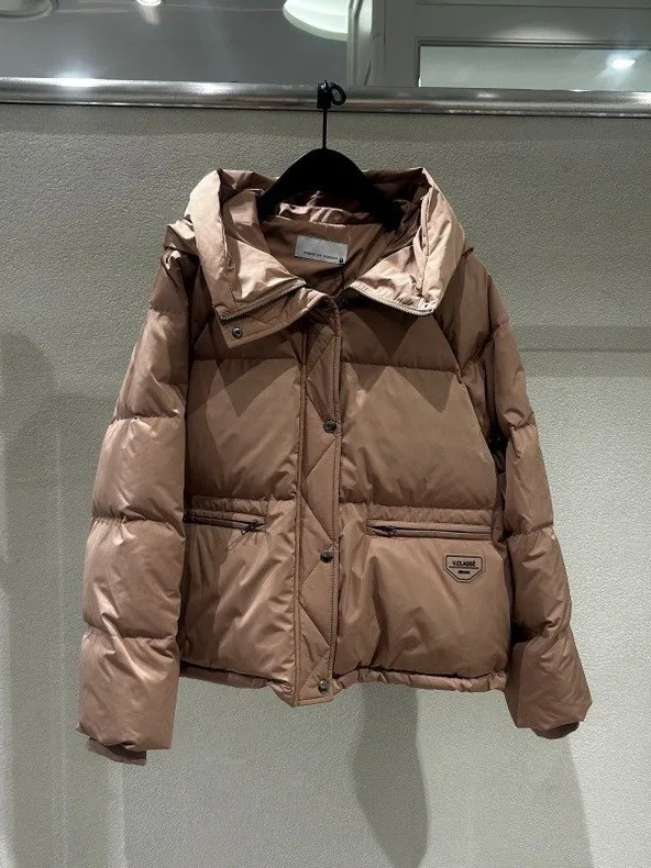 ROSE Goose down Puffer Jacket 2025 Autumn Winter Short Style Women's Bread Coat Warm Commute Style Zipper Closure
ROSE Goose down Puffer Jacket 2025 Autumn Winter Short Style Women's Bread Coat Warm Commute Style Zipper Closure
