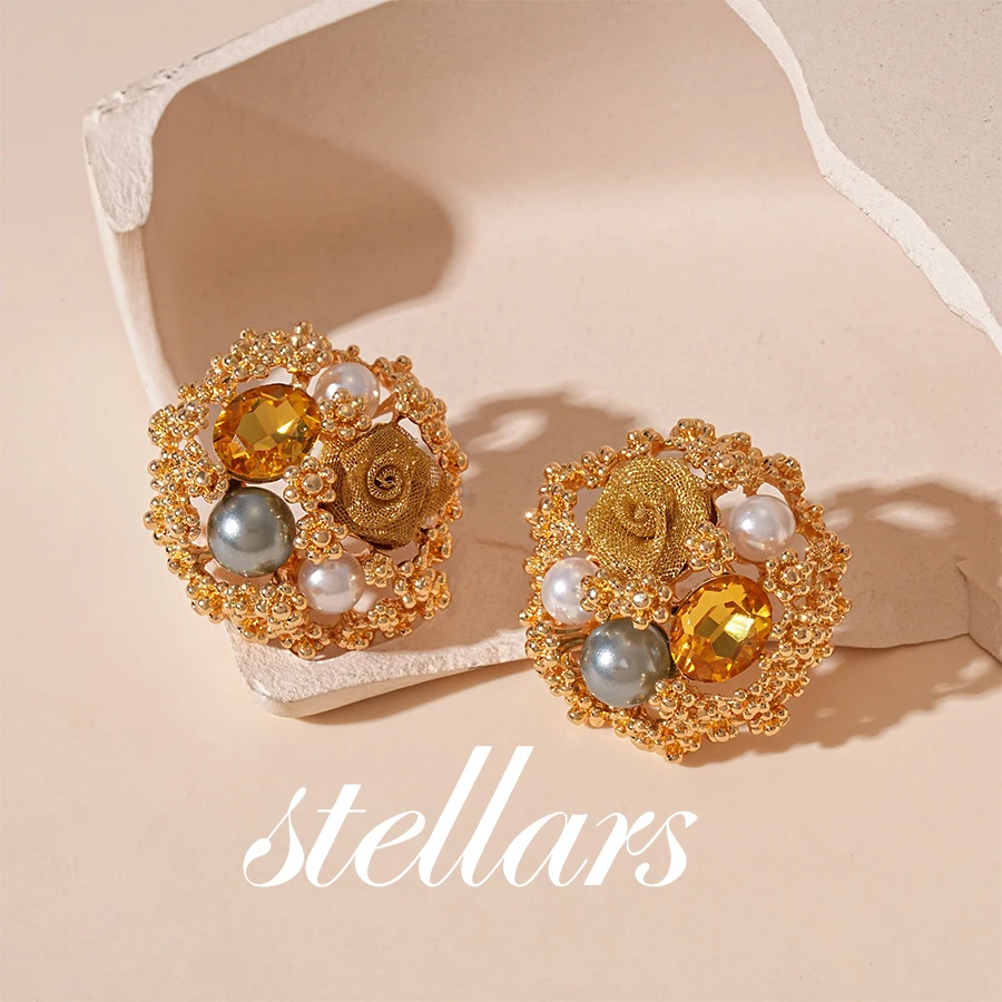 Vintage Metal-Style Studded Faux Pearl Flower Silver Stud Earrings Court-Style Elegant Earrings for Women Holiday Gift
Vintage Metal-Style Studded Faux Pearl Flower Silver Stud Earrings Court-Style Elegant Earrings for Women Holiday Gift