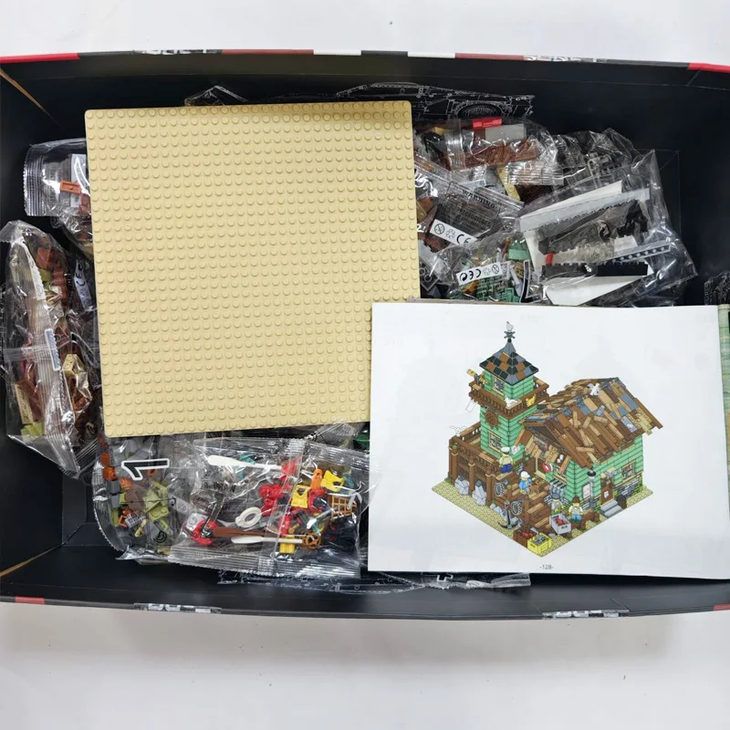 2049 Pcs Fisherman's Cottage Building Brick Set 21310 Island Pier Street Scene Assembly Toy Fishing Boat Log Cabin Model 16050
2049 Pcs Fisherman's Cottage Building Brick Set 21310 Island Pier Street Scene Assembly Toy Fishing Boat Log Cabin Model 16050