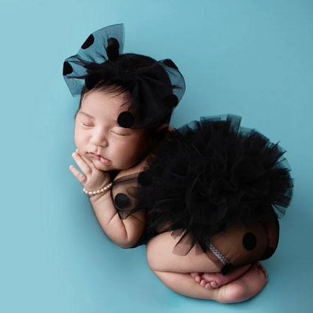 Black Polka Dot Tutu Romper Newborn Photoshoot Outfit - Baby Girl Black Tulle Skirt Bow Headband for Professional Studio Photos
Black Polka Dot Tutu Romper Newborn Photoshoot Outfit - Baby Girl Black Tulle Skirt Bow Headband for Professional Studio Photos