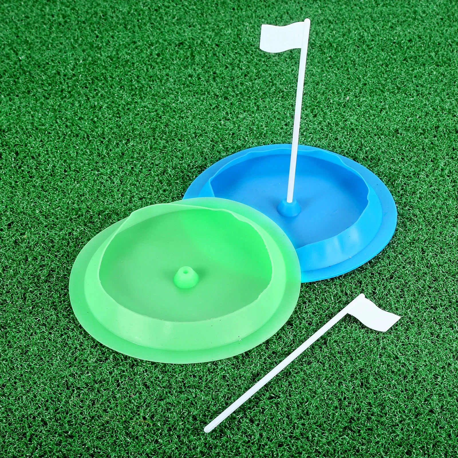 Indoor Outdoor All-Direction Golf Putting Cup Soft Silicone Practice Putter Hole Green Cup with Removable Flag Training Aid Tool
Indoor Outdoor All-Direction Golf Putting Cup Soft Silicone Practice Putter Hole Green Cup with Removable Flag Training Aid Tool