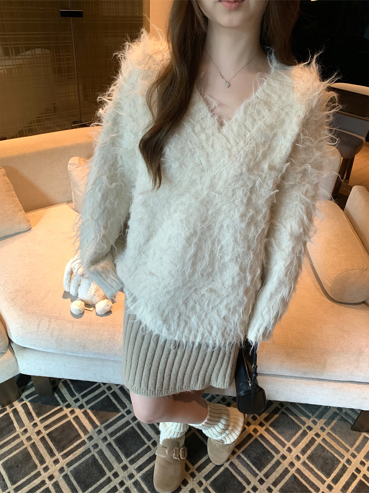 Loose Fit V-Ne Pullover Sweater Soft Cozy Lazy Sle Floing Aosphere Sensation Women's Faion Casual Long Sve Top
Loose Fit V-Ne Pullover Sweater Soft Cozy Lazy Sle Floing Aosphere Sensation Women's Faion Casual Long Sve Top