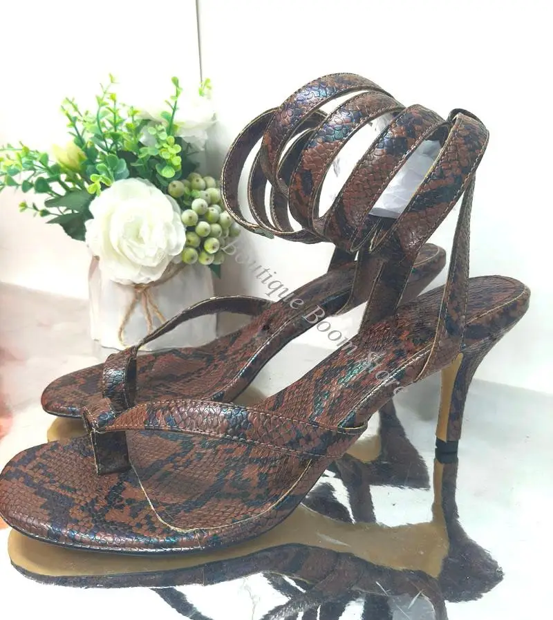 Sexy Brown Yellow Python Thong Toe Snake-Like Strap Sandals Middle High Heel Twined Straps Cutout Women Runway Shoes
Sexy Brown Yellow Python Thong Toe Snake-Like Strap Sandals Middle High Heel Twined Straps Cutout Women Runway Shoes
