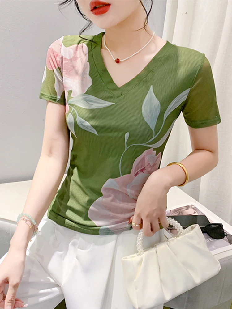 #6025 Floral Printed Mesh Short T Shirt Women V-neck Slim Sexy Tight Vintage Elastic Thin Streetwear Short Womens Tshirt Summer
#6025 Floral Printed Mesh Short T Shirt Women V-neck Slim Sexy Tight Vintage Elastic Thin Streetwear Short Womens Tshirt Summer