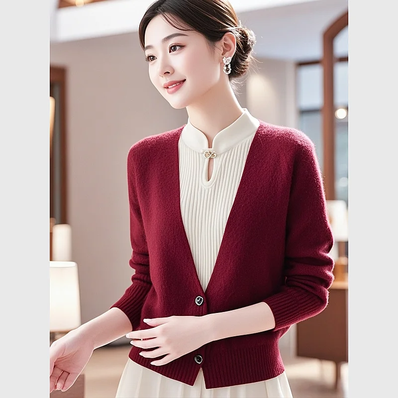 Women's Pullover Knitted Top with High-end Temperament New Chinese Style Fake Two-piece Meat Covering Sweater JJ129
Women's Pullover Knitted Top with High-end Temperament New Chinese Style Fake Two-piece Meat Covering Sweater JJ129