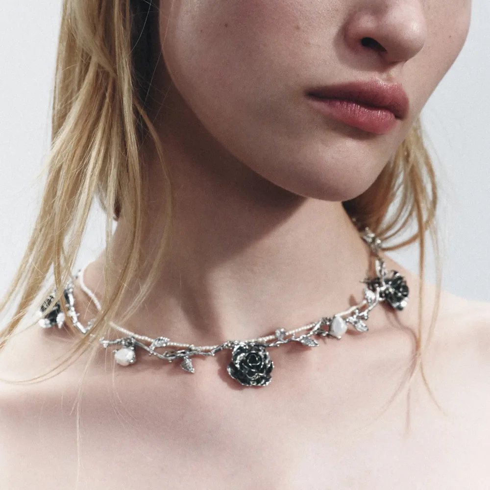 girlgo Zaa 2 Faux Pearl and Flower Embellished Necklaces,retro Elegant Rose Flower Necklace for Women, Party and Banquet Jewelry
girlgo Zaa 2 Faux Pearl and Flower Embellished Necklaces,retro Elegant Rose Flower Necklace for Women, Party and Banquet Jewelry
