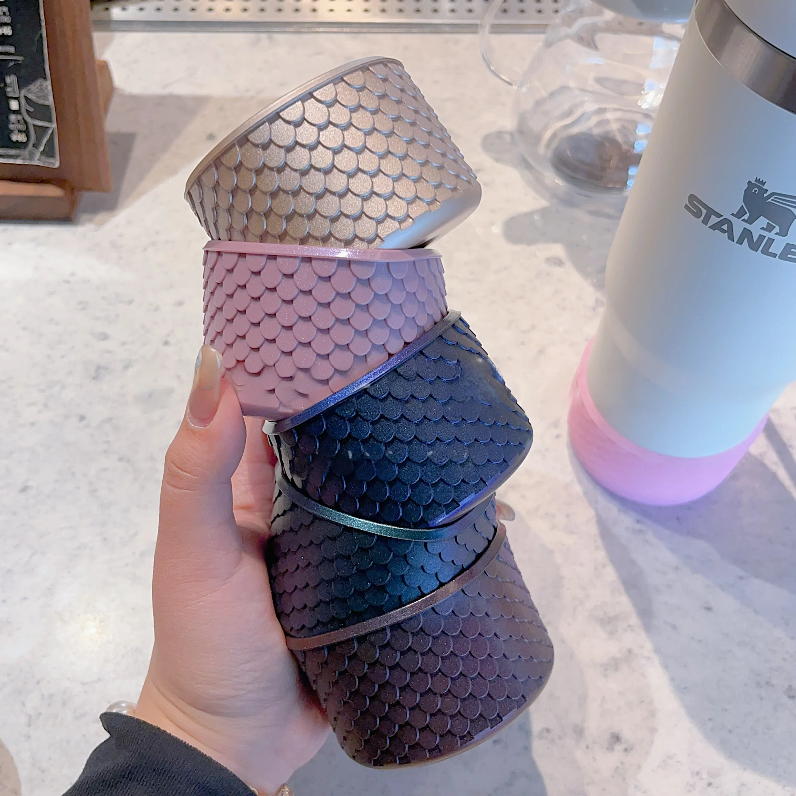 Stanley Blue Mermaid Fi Sc Cup Holder Cup Cover Cup Bot Anti-Colion Anti-Wear Thiened Silicone Reusable
Stanley Blue Mermaid Fi Sc Cup Holder Cup Cover Cup Bot Anti-Colion Anti-Wear Thiened Silicone Reusable