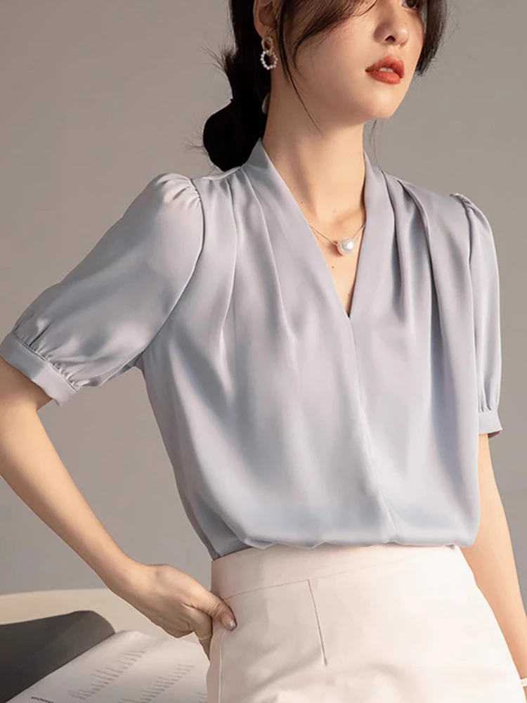 Business Women's Short Sleeve V-Neck Satin Shirt Professional Blue Anti-Wrinkle Iron-Free Commuting Top for Interview
Business Women's Short Sleeve V-Neck Satin Shirt Professional Blue Anti-Wrinkle Iron-Free Commuting Top for Interview
