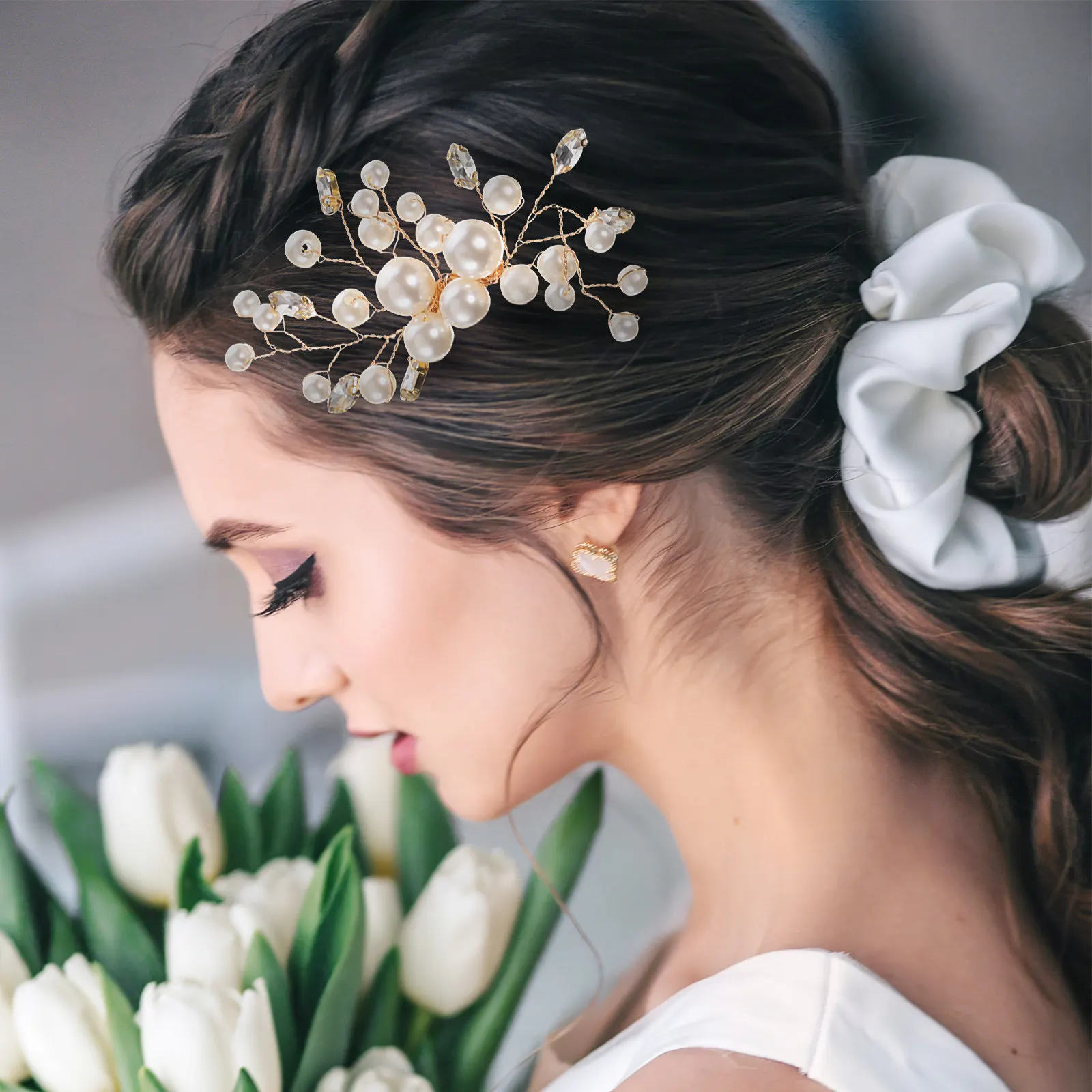 2Pcs Wedding Hair Comb Clip Pearl Rhinestone Embellished Bridal Side Comb Lightweight Metal Hair Accessory for Prom Birthday
2Pcs Wedding Hair Comb Clip Pearl Rhinestone Embellished Bridal Side Comb Lightweight Metal Hair Accessory for Prom Birthday