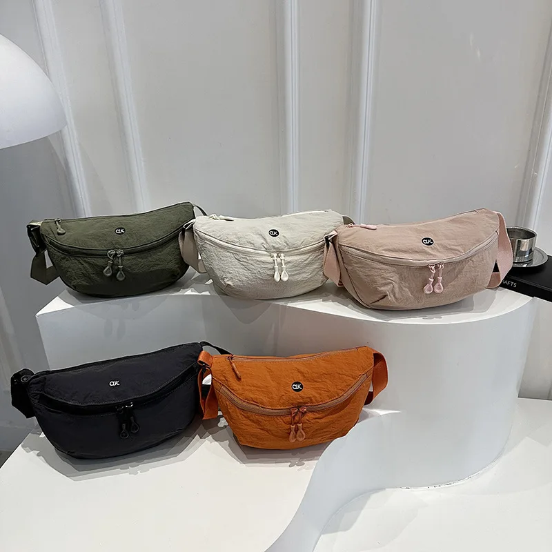 Тканевая сумка через плечо Senior Sense of Hundred с женскими сумками через плечо, новая японская маленькая сумка для макияжа для отдыха
Тканевая сумка через плечо Senior Sense of Hundred с женскими сумками через плечо, новая японская маленькая сумка для макияжа для отдыха