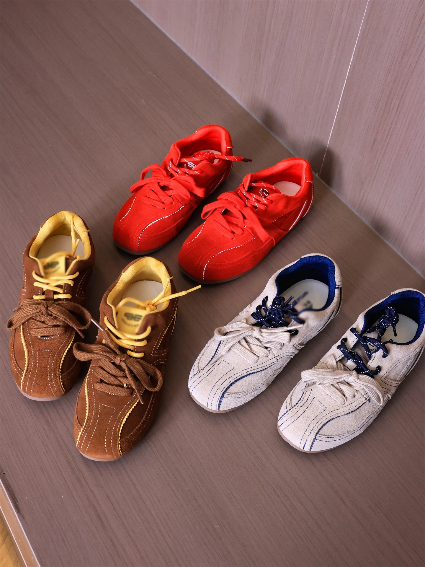 Женские повседневные туфли Deqin на толстом каблуке в стиле ретро, осенние, новые, универсальные, B407, синие, с перекрестными ремешками
Женские повседневные туфли Deqin на толстом каблуке в стиле ретро, осенние, новые, универсальные, B407, синие, с перекрестными ремешками