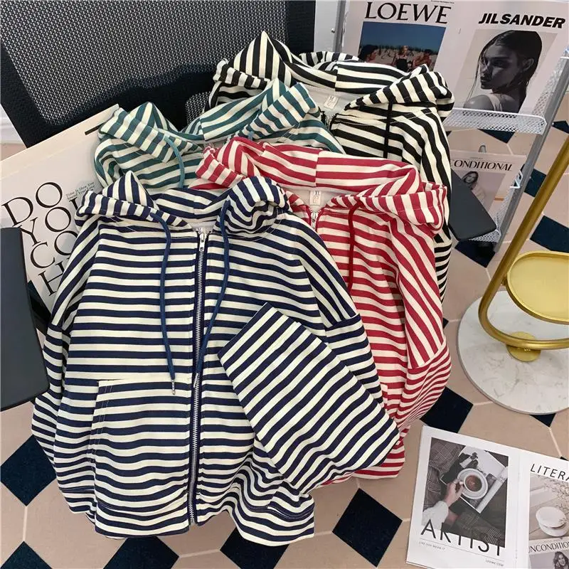 Spring Autumn Striped Jacket Women Hooded Long Sleeve Zipper Cardigan Japanese Casual Loose Pocket Short Tops
Spring Autumn Striped Jacket Women Hooded Long Sleeve Zipper Cardigan Japanese Casual Loose Pocket Short Tops