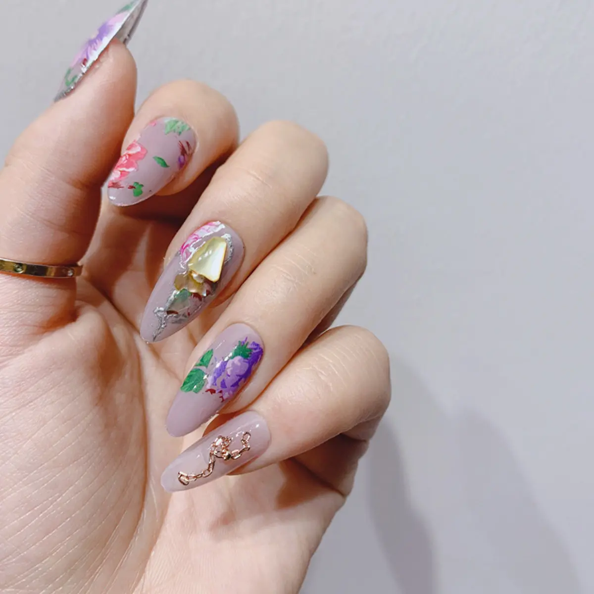 Nail Art Accessories Sticker Decor Stickers Fingernail for Women Elegant Fake Toe Nails Manicure Decorations
Nail Art Accessories Sticker Decor Stickers Fingernail for Women Elegant Fake Toe Nails Manicure Decorations