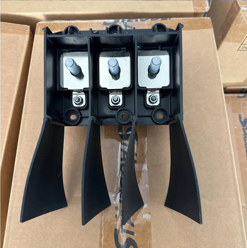 Dedicated AC Base for Huawei 175KW 196 kW Inverter Huawei Inverter AC Terminal Wiring Strip
Dedicated AC Base for Huawei 175KW 196 kW Inverter Huawei Inverter AC Terminal Wiring Strip