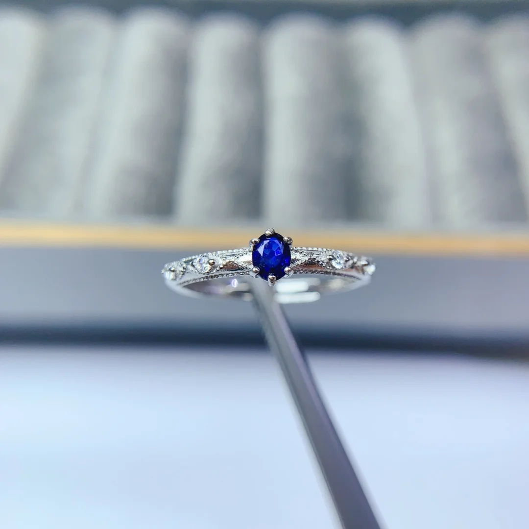 Modern Designer Natural Sapphire Ring S925 Silver Precise Inlay Premium Material Delicate Shape Elegant Daily Wear Ornamen
Modern Designer Natural Sapphire Ring S925 Silver Precise Inlay Premium Material Delicate Shape Elegant Daily Wear Ornamen