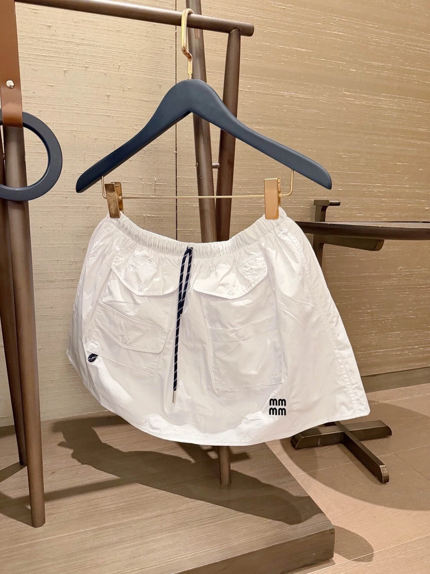 High Waist A-Line Skirt for Women with Multiple Pockets Drawstring Elastic Waist Commuter Style Versatile Short Skirt
High Waist A-Line Skirt for Women with Multiple Pockets Drawstring Elastic Waist Commuter Style Versatile Short Skirt