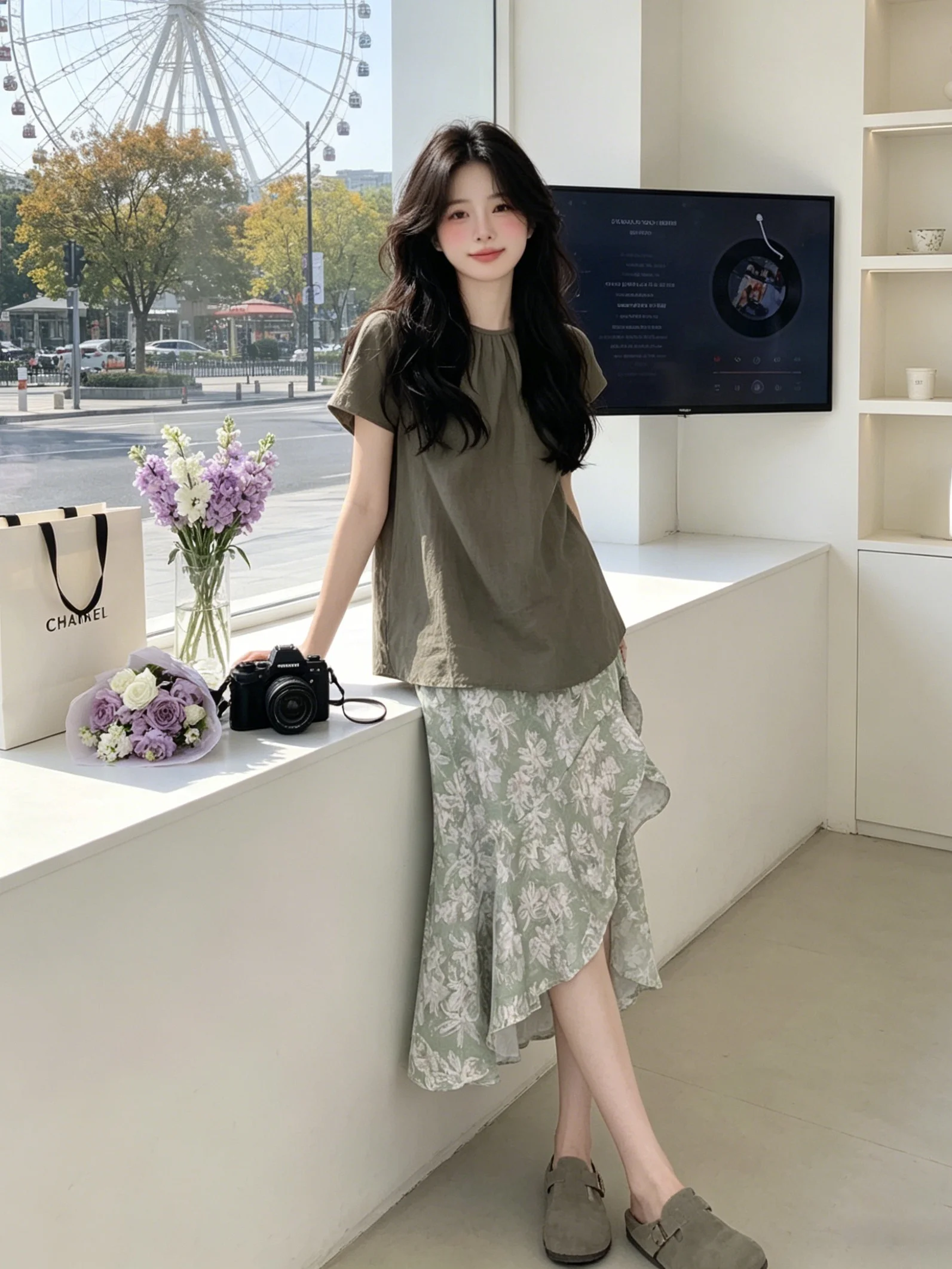Retro Style Pure Color round Neck Short Sleeve Shirt And Floral Half Skirt Two Piece Set Women's Summer Loose Feel Fashion Set
Retro Style Pure Color round Neck Short Sleeve Shirt And Floral Half Skirt Two Piece Set Women's Summer Loose Feel Fashion Set