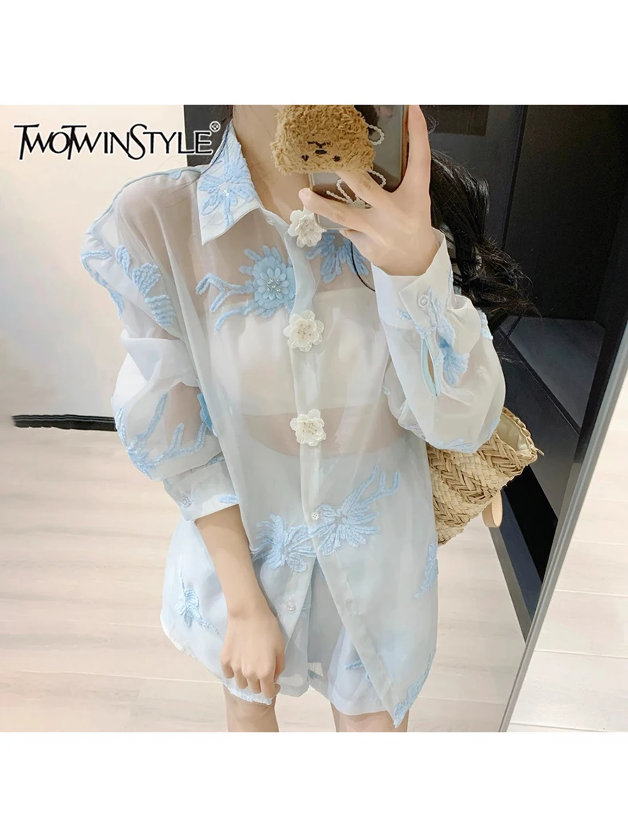 TWOTWINSTYLE Hit Color Loose Two Piece Set For Women Lapel Long Sleeve Blouse High Waist Shorts Sets Female Fashion Style New
TWOTWINSTYLE Hit Color Loose Two Piece Set For Women Lapel Long Sleeve Blouse High Waist Shorts Sets Female Fashion Style New