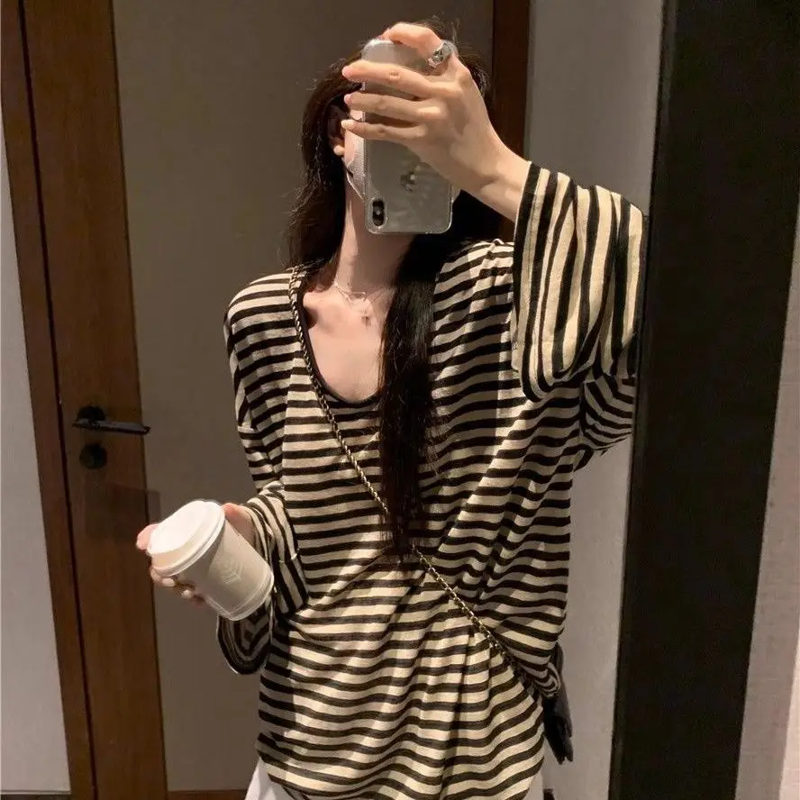 Lazy Style Relaxed Striped Long Sleeved T-shirt for Women's Spring Autumn New Loose Slimming Thin Casual Belly Covering Top
Lazy Style Relaxed Striped Long Sleeved T-shirt for Women's Spring Autumn New Loose Slimming Thin Casual Belly Covering Top