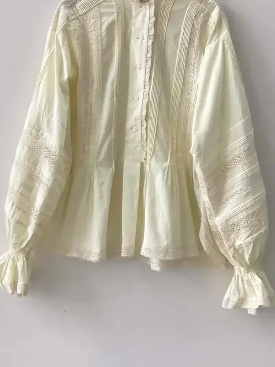 Spring Women's Lace Spliced Blouse Front Buttons Ruffled Collar Puff Sleeve Sweet Ladies Shirt
Spring Women's Lace Spliced Blouse Front Buttons Ruffled Collar Puff Sleeve Sweet Ladies Shirt