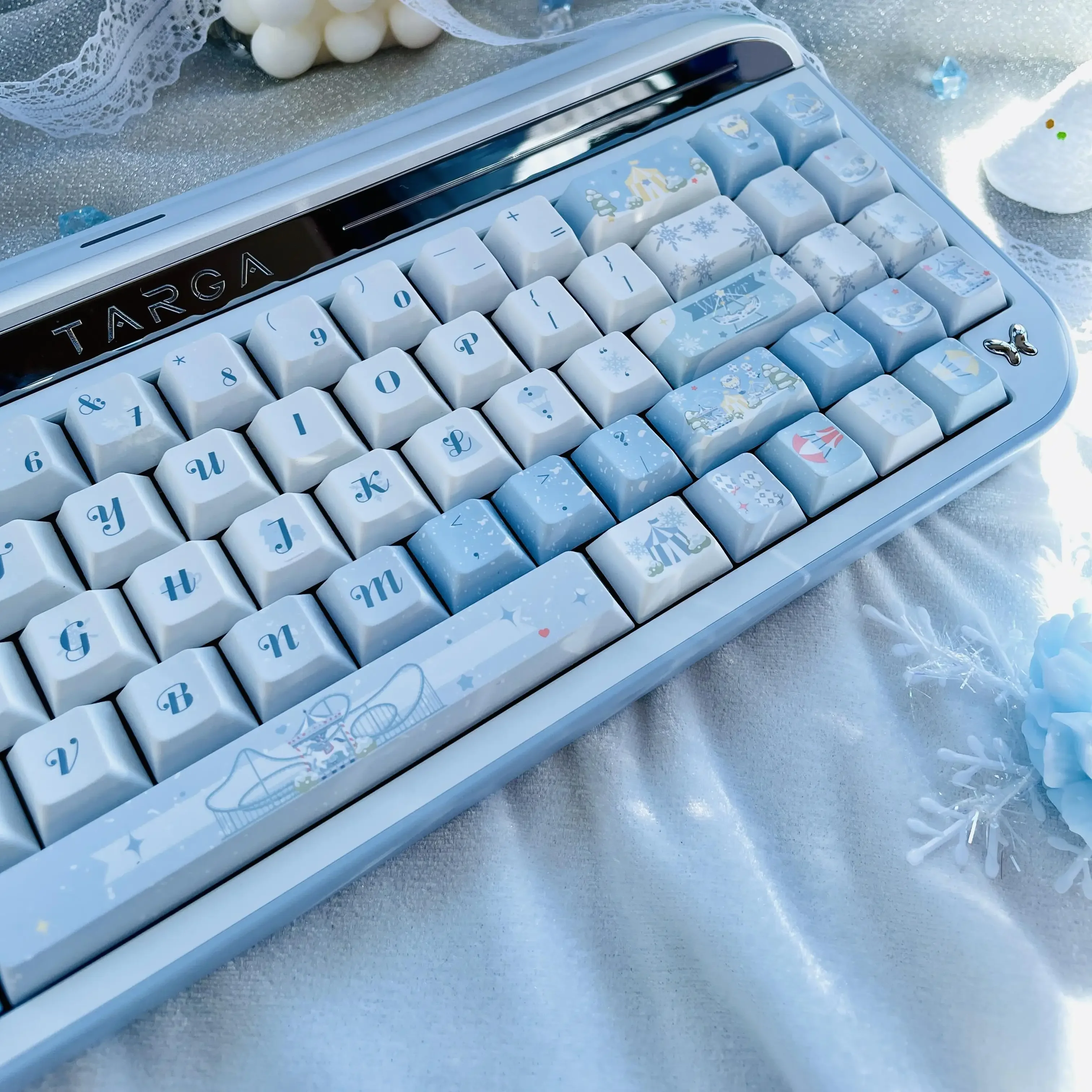 Original winter love song keycaps Original height pbt material Five-sided sublimation Personality Original customization
Original winter love song keycaps Original height pbt material Five-sided sublimation Personality Original customization