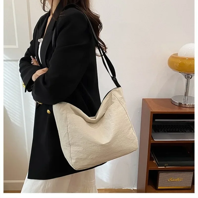 Diaper Bag Luxury Vintage Designer Purse Elegant Leather Crossbody Tote For Women Stylish Textured Large Capacity
Diaper Bag Luxury Vintage Designer Purse Elegant Leather Crossbody Tote For Women Stylish Textured Large Capacity
