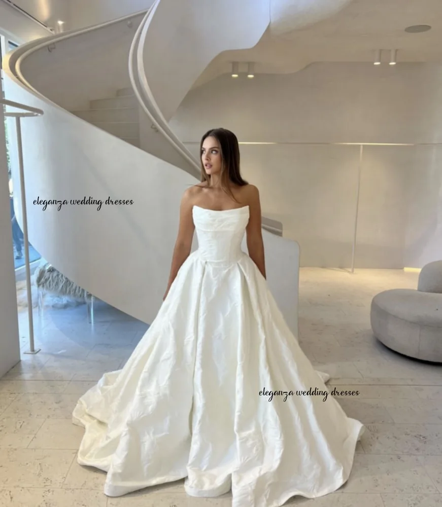 Customized's new elegant wedding dress, strapless sleeveless women's wedding party dress Vestido de novia 2025
Customized's new elegant wedding dress, strapless sleeveless women's wedding party dress Vestido de novia 2025