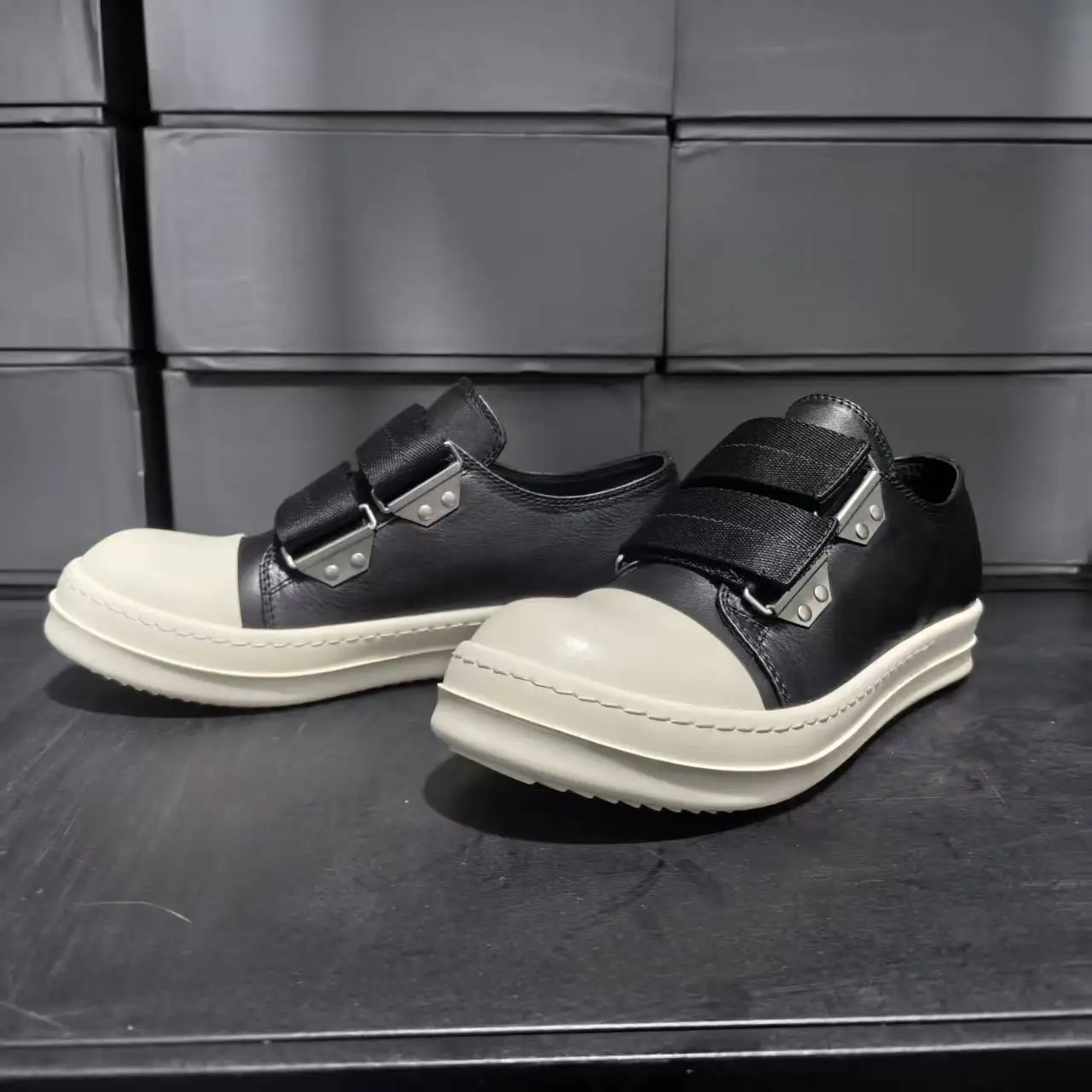 Men‘s Low Top Shoes Man Leather Platform Sneakers Casual Luxury Autumn Classic Male Designer Shoe
Men‘s Low Top Shoes Man Leather Platform Sneakers Casual Luxury Autumn Classic Male Designer Shoe