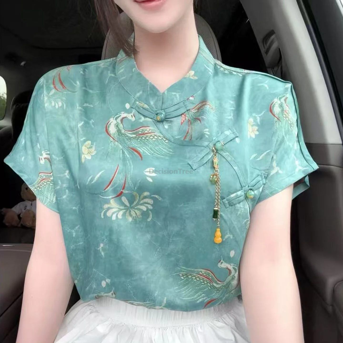 Elegant Women Chinese Style Cheongsam Top Printing Short Sleeve Shirt Buckle With Pendant Decoration Qipao Shirt Streetwear
Elegant Women Chinese Style Cheongsam Top Printing Short Sleeve Shirt Buckle With Pendant Decoration Qipao Shirt Streetwear