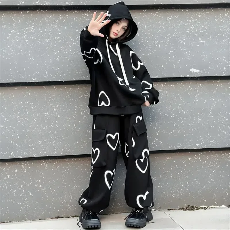 Kids Tracksuit Autumn 2024 Heart Printed Loose Casual Teen Girls Clothing Set Pullover Hoodies Cargo Pants Two Pieces Sportswear
Kids Tracksuit Autumn 2024 Heart Printed Loose Casual Teen Girls Clothing Set Pullover Hoodies Cargo Pants Two Pieces Sportswear