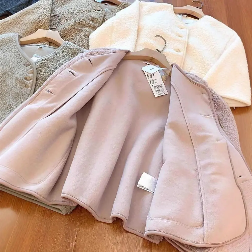 Women's Japanese Style Composite Fine Fleece Granular Lamb Polar Fleece round Neck Cardigan Short Coat Warm Winter Top
Women's Japanese Style Composite Fine Fleece Granular Lamb Polar Fleece round Neck Cardigan Short Coat Warm Winter Top