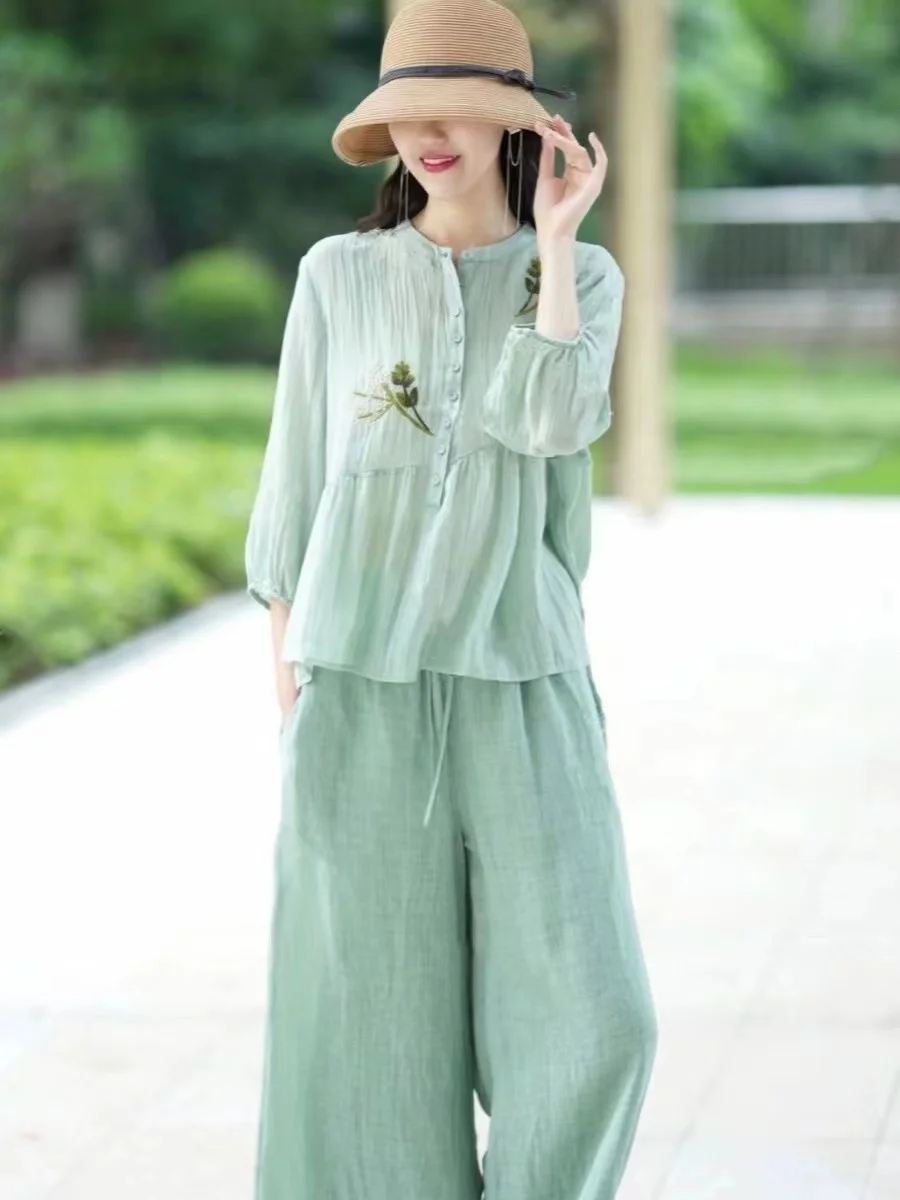 Китайский винтажный высококачественный хлопковый льняной комплект, женский летний тонкий комплект с вышивкой, драпированные широкие брюки, льняной комплект из двух предметов
Китайский винтажный высококачественный хлопковый льняной комплект, женский летний тонкий комплект с вышивкой, драпированные широкие брюки, льняной комплект из двух предметов