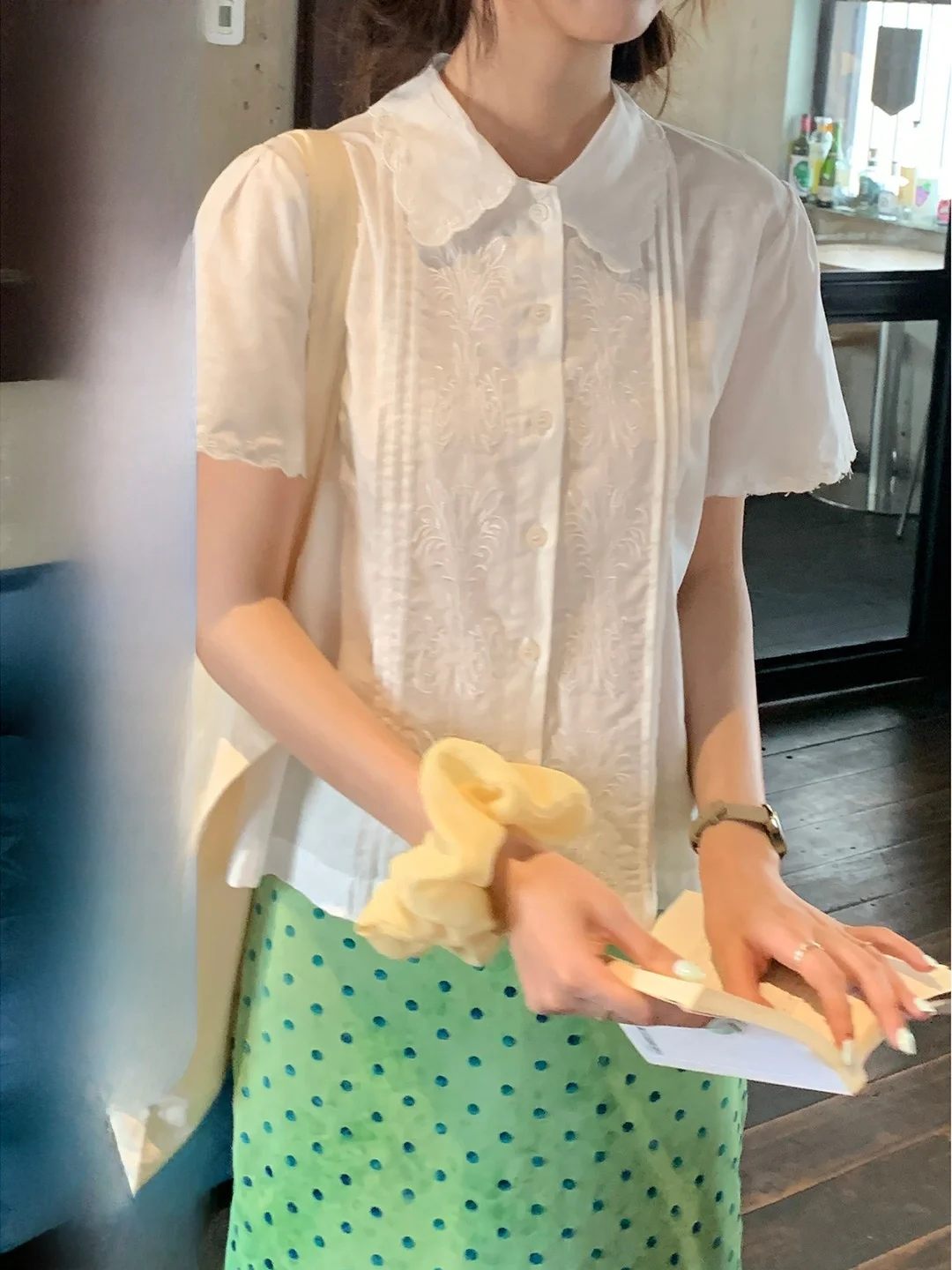 Sweet Style Embroidered Lace Collar Short Sleeve Cotton Shirt for Women Summer 2026 Straight Cut Daily Wear Casual Shirt
Sweet Style Embroidered Lace Collar Short Sleeve Cotton Shirt for Women Summer 2026 Straight Cut Daily Wear Casual Shirt