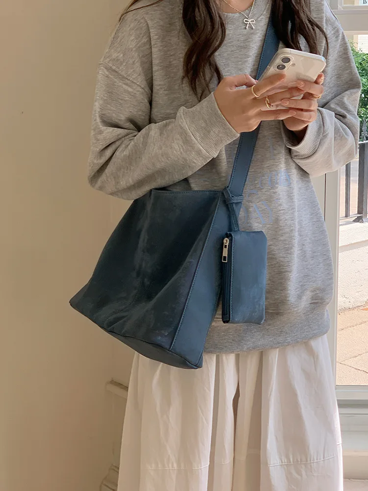 2025 Crossbody Bag Spring Vitality Girl Simple Leisure Soft Shoulder Bag Large Capacity Women's Bag Single Shoulder Tote Bag
2025 Crossbody Bag Spring Vitality Girl Simple Leisure Soft Shoulder Bag Large Capacity Women's Bag Single Shoulder Tote Bag