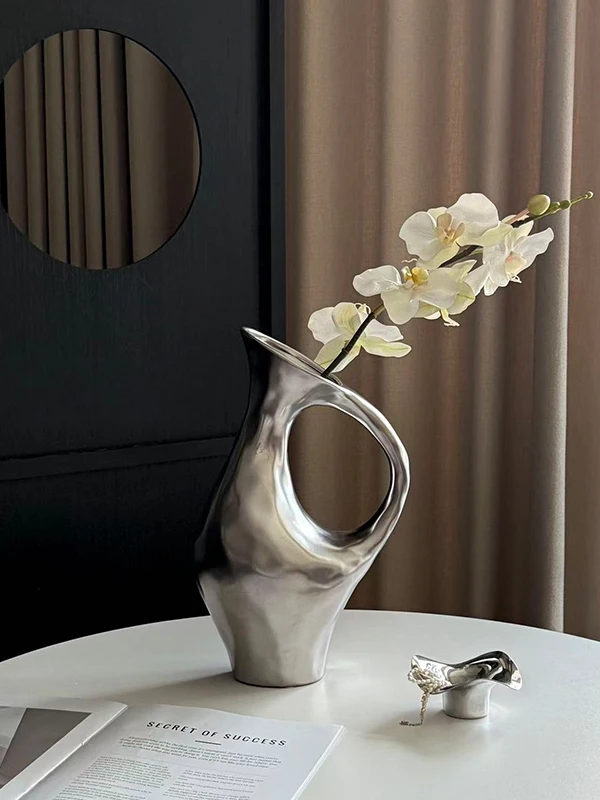 SilentWind Silver High-End Teapot Vase for Fre Flowers Artificial Flowers Home Living Room Decorative Accories
SilentWind Silver High-End Teapot Vase for Fre Flowers Artificial Flowers Home Living Room Decorative Accories