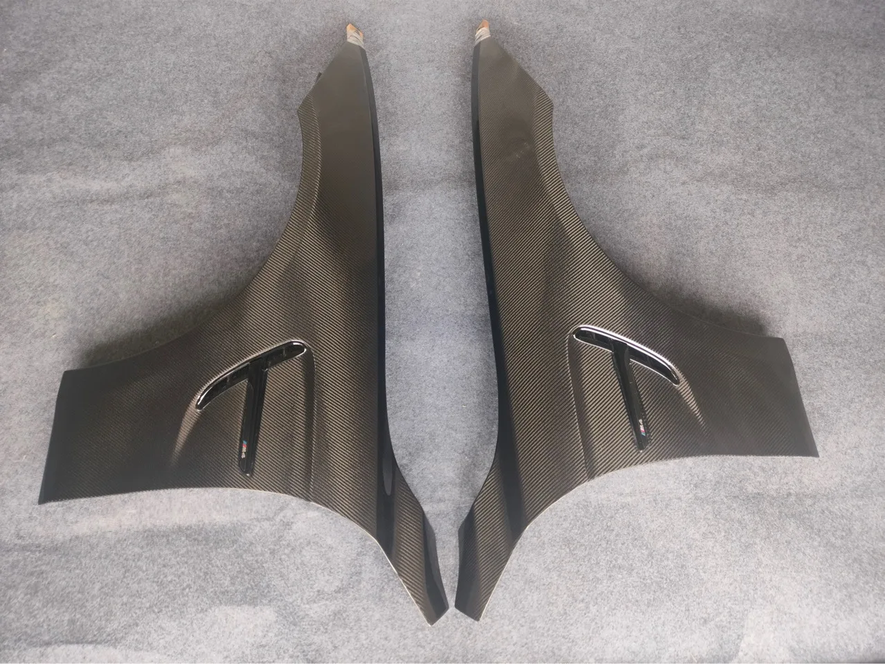 Подходит для изменения BMW 4-й серии F32 F33 F36, модифицированная пара крыльев из углеродного волокна M4, замена установки
Подходит для изменения BMW 4-й серии F32 F33 F36, модифицированная пара крыльев из углеродного волокна M4, замена установки