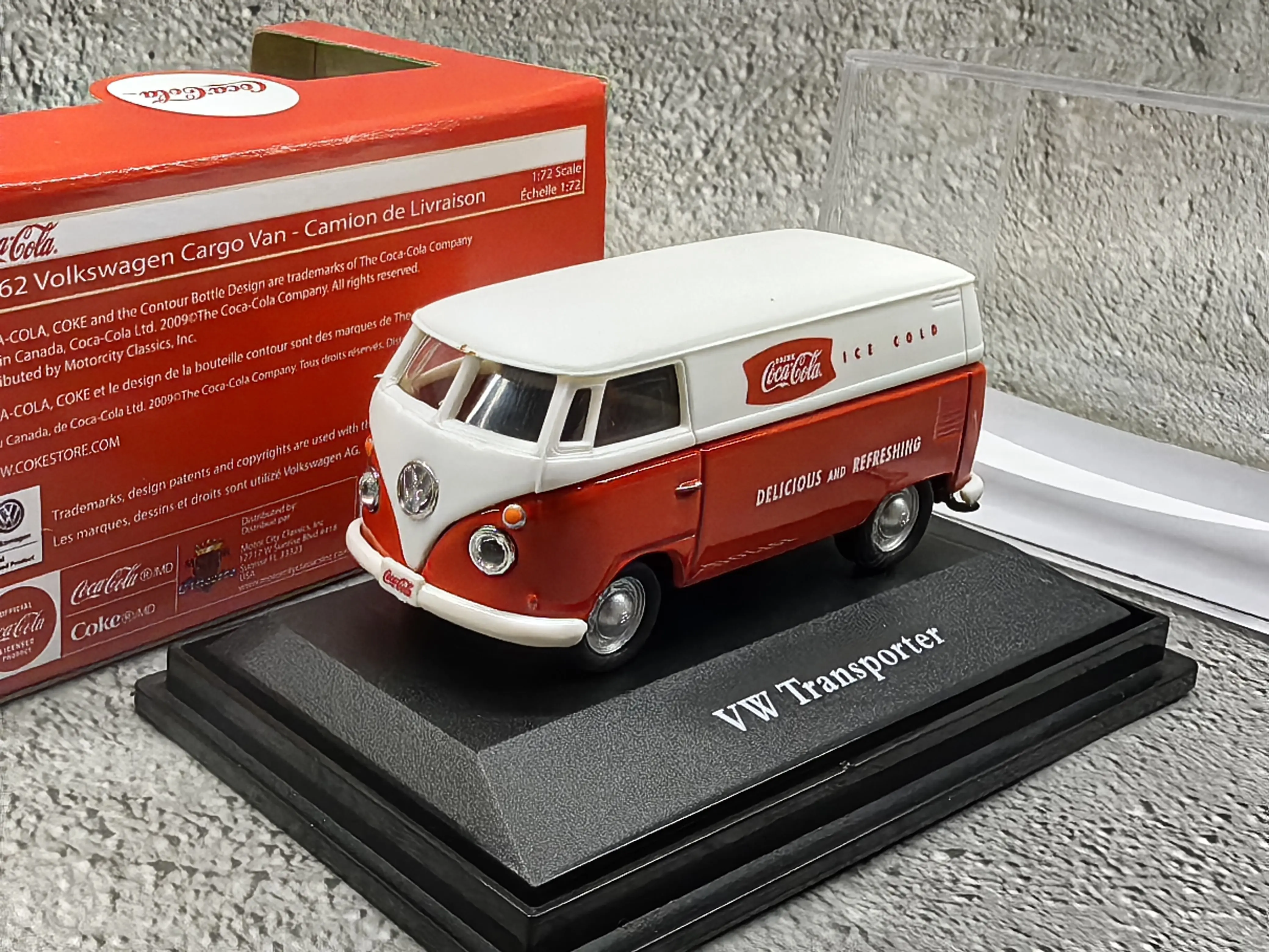 Diecast 1/72 Scale Volkswagen Van Alloy Car Model Collectible Toy Gift Souvenir Display
Diecast 1/72 Scale Volkswagen Van Alloy Car Model Collectible Toy Gift Souvenir Display