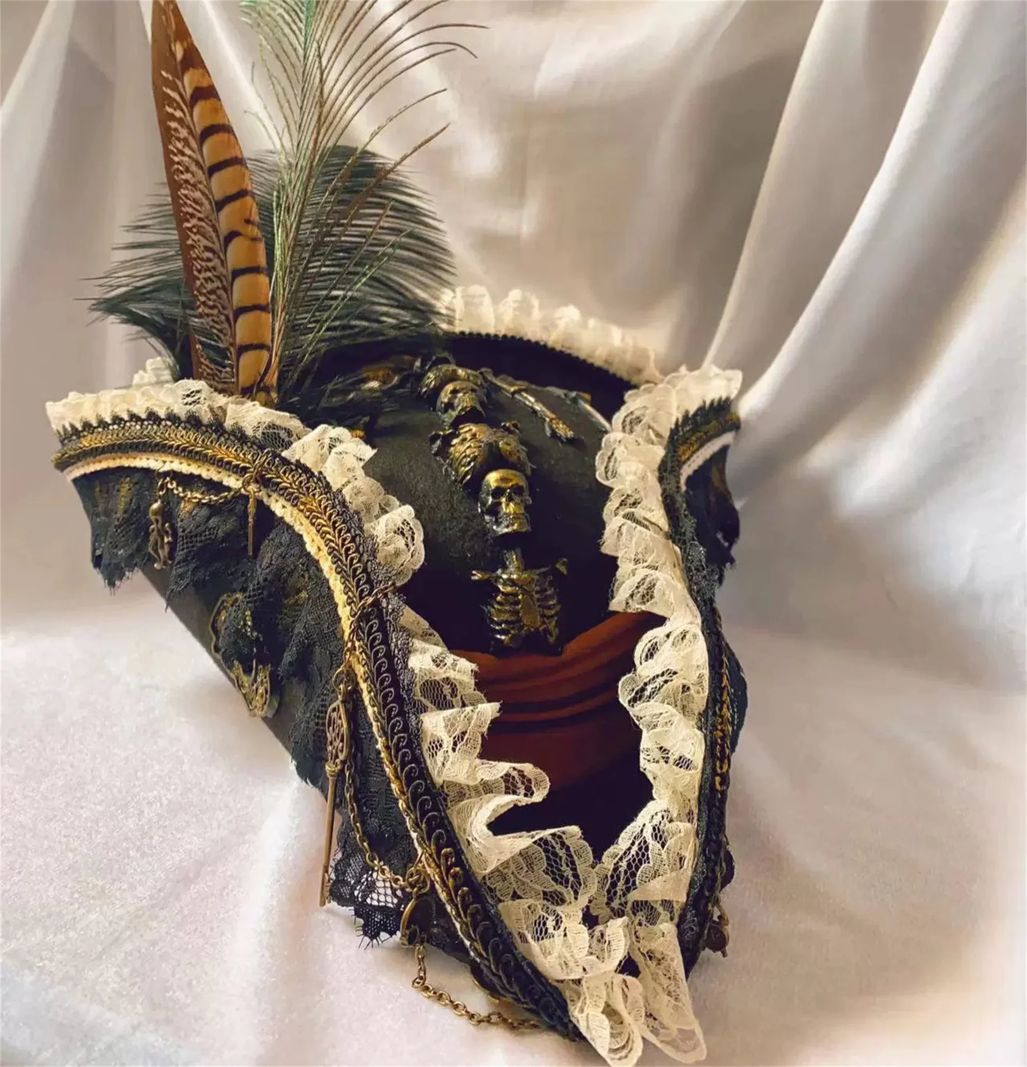 halloween hat,Pirates of the Caribbean Hat, Halloween,pirate hat, Vintage,Skull Show, Stage, COS Three-Cap,Party Dresses
halloween hat,Pirates of the Caribbean Hat, Halloween,pirate hat, Vintage,Skull Show, Stage, COS Three-Cap,Party Dresses