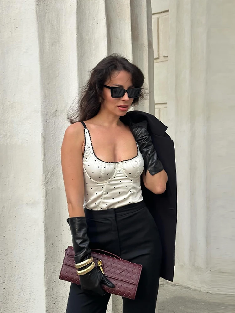 Women's Cute Polka Dot U Neck Vest Stylish Casual Straps Slim Fit Bodysuit Elegant High Street Corset 2026 Spring Daily Jumpsuit
Women's Cute Polka Dot U Neck Vest Stylish Casual Straps Slim Fit Bodysuit Elegant High Street Corset 2026 Spring Daily Jumpsuit