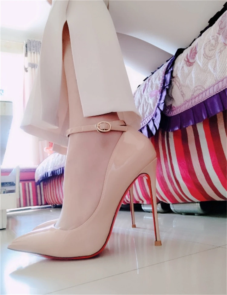 New high-heeled shoes with thin heels, pointed toes shallow mouth black sexy versatile comfortable one-piece buckle, single shoe
New high-heeled shoes with thin heels, pointed toes shallow mouth black sexy versatile comfortable one-piece buckle, single shoe