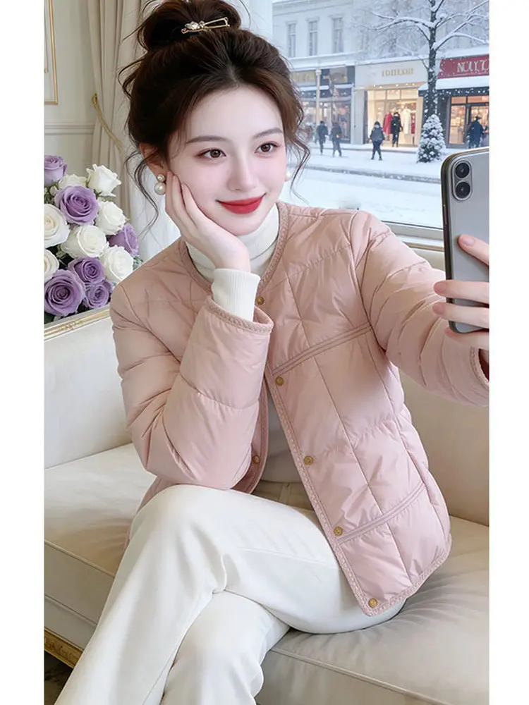 Korean Sle ort Cotton Jaet Women's round Ne Versatile Warm Outerwear Faionable Winter Coat Slimming Effect
Korean Sle ort Cotton Jaet Women's round Ne Versatile Warm Outerwear Faionable Winter Coat Slimming Effect