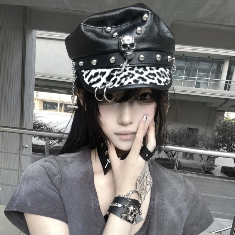 Leopard Print Punk Beret Dark Rivet Leather Buckle Subculture Spicy Girl Versatile Flat Top Hat Duckbill Cap
Leopard Print Punk Beret Dark Rivet Leather Buckle Subculture Spicy Girl Versatile Flat Top Hat Duckbill Cap