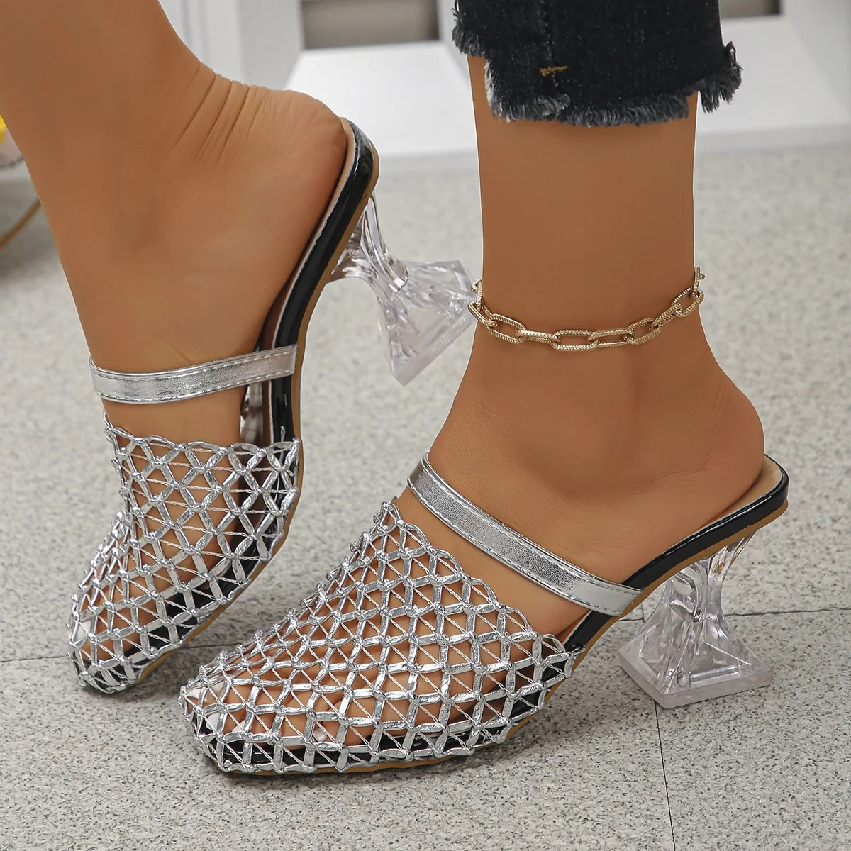 Women's Summer Mesh High Heel Slippers with Large Crystal Breathable Baotou Lazy Half Slippers for Comfortable Wear
Women's Summer Mesh High Heel Slippers with Large Crystal Breathable Baotou Lazy Half Slippers for Comfortable Wear