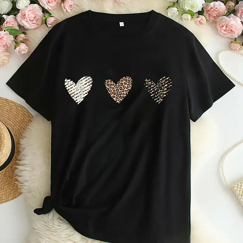 Plus Size Heart Print T-Shirt Casual Crew Neck Short Sleeve T-Shirt Women's Plus Size Clothing
Plus Size Heart Print T-Shirt Casual Crew Neck Short Sleeve T-Shirt Women's Plus Size Clothing
