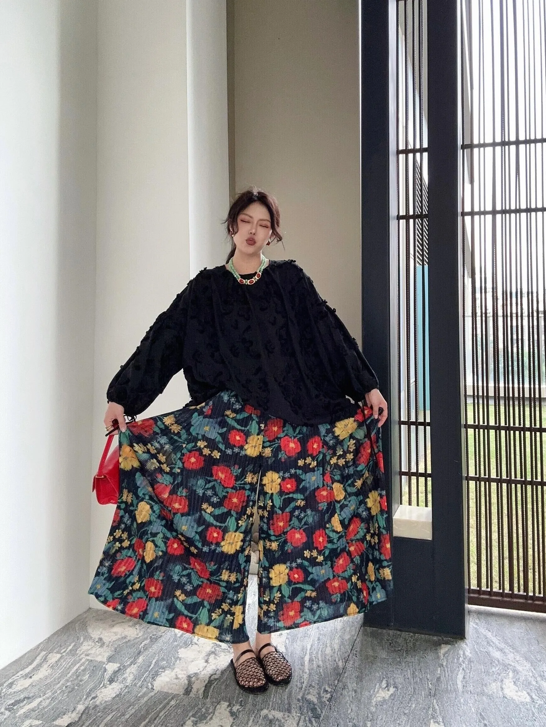 Street Style Pleated Floral Wide Leg Pants Accordion Straight Leg Slimming Trousers Small Design Sense Accordion Pants
Street Style Pleated Floral Wide Leg Pants Accordion Straight Leg Slimming Trousers Small Design Sense Accordion Pants