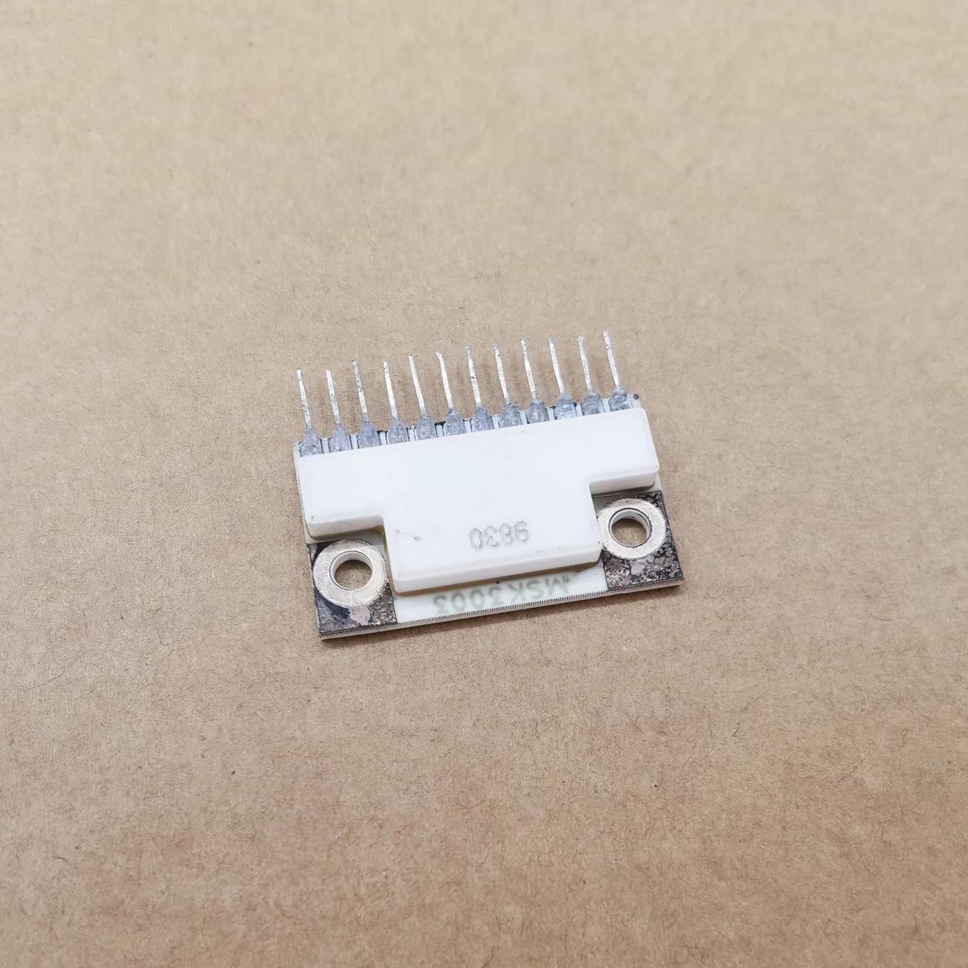 Hot Spot MSK3003 MSK3004 Driving Power Supply Thick Film Module
Hot Spot MSK3003 MSK3004 Driving Power Supply Thick Film Module